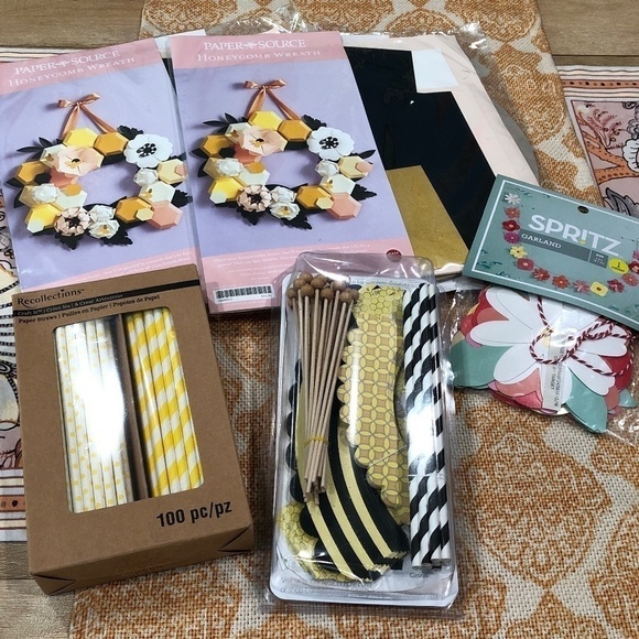 NWT Honeycomb Spring Party Decorations Bundle - Picture 2 of 8